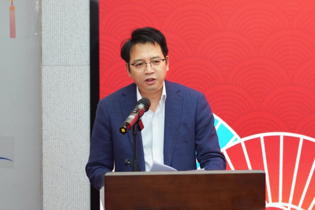 人民美术出版社党委书记、社长李红强致辞