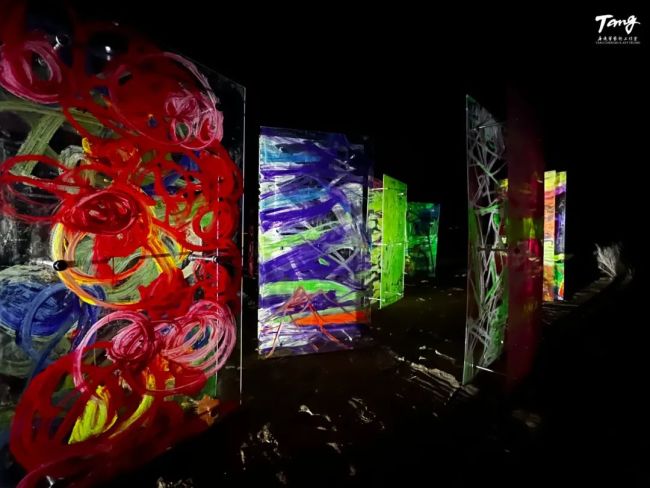 异境,创造生成无限未来——唐承华装置作品《异境链接》释读 异境,创造生成无限未来——唐承华装置作品《异境链接》释读