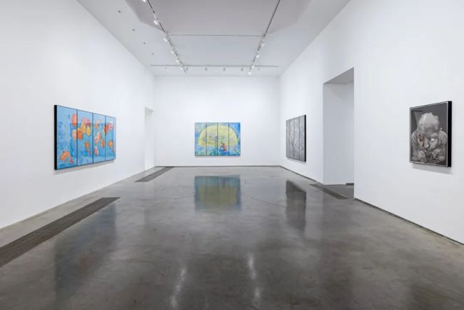 方力钧个展「观·近远」展览现场凯旋画廊，2024