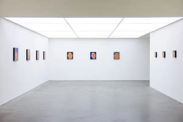 方力钧:于历史处境中洞察“痛感” 方力钧:于历史处境中洞察“痛感”