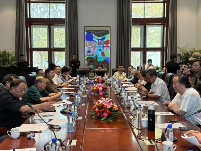 走遍中国——中国文促会美术家写生创作行动 启动仪式现场1  钱晓鸣摄