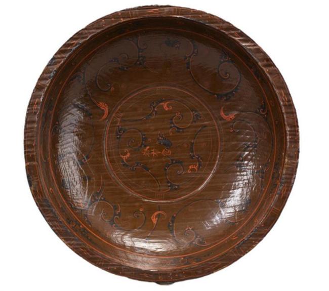 狸猫纹漆食盘.jpg