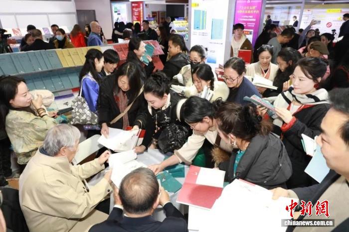 以古琴为载体 人音社《琴醉太白》让经典文学作品焕发新生 以古琴为载体 人音社《琴醉太白》让经典文学作品焕发新生