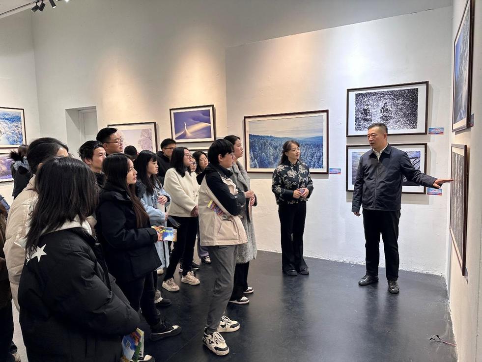 林海雪韵映山城 南北文旅谱新篇——“大美伊春·魅力丰林”冬季风光摄影作品展在重庆启幕