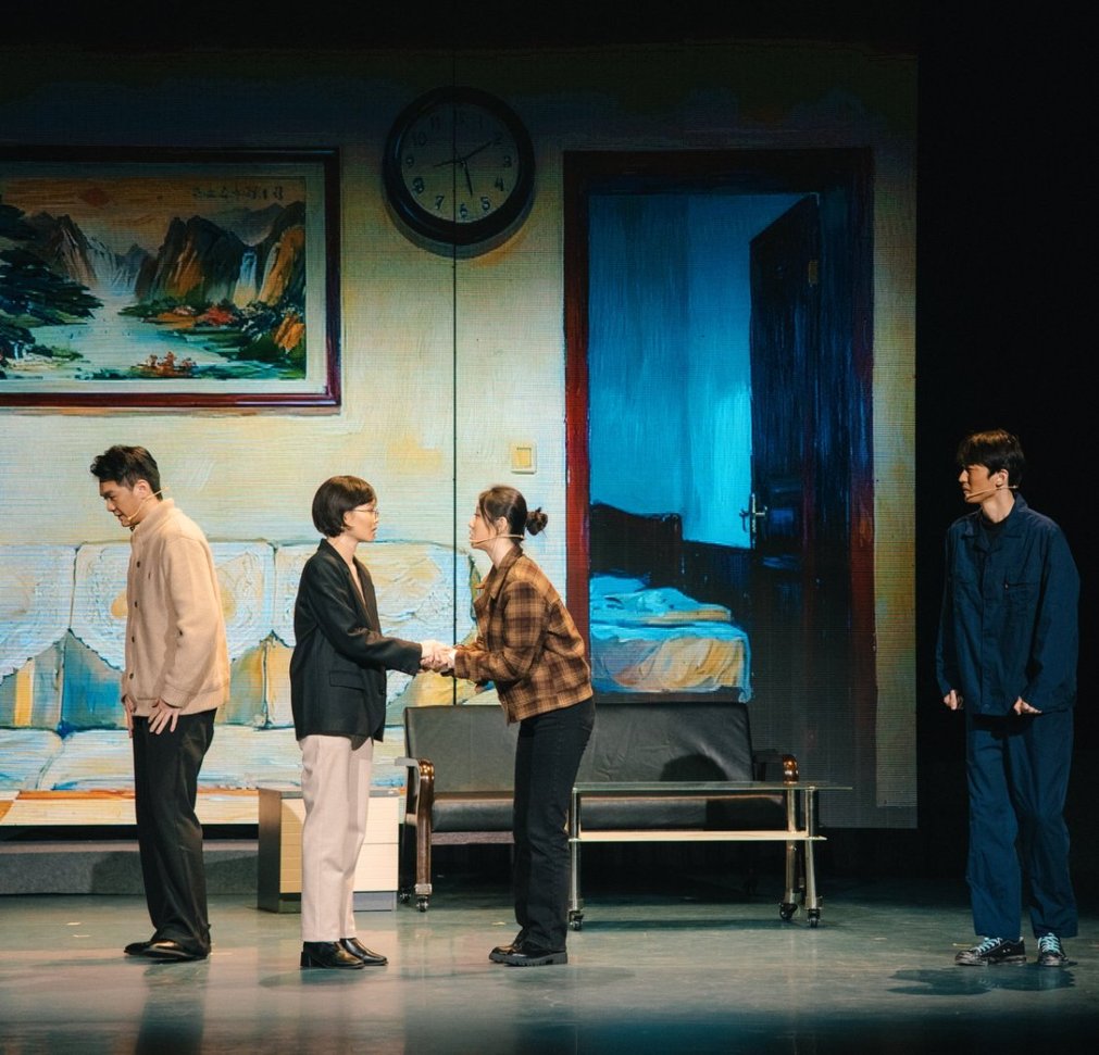 西南民族大学廉洁文化“大思政课”情景剧《红叶映初心》上演