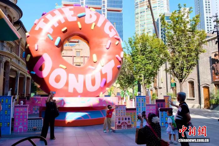 (寻味中华丨非遗)清水砖墙通中西 石库门百年更“摩登”