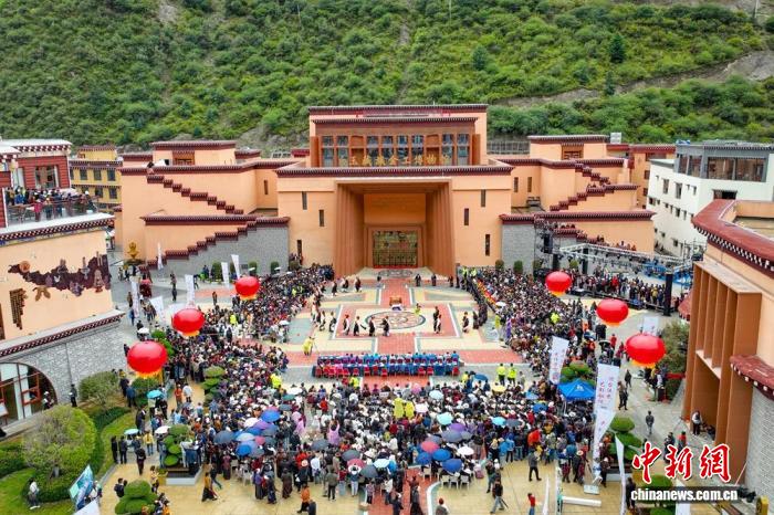 四川白玉:河坡非遗技艺焕新生 文旅融合启新程