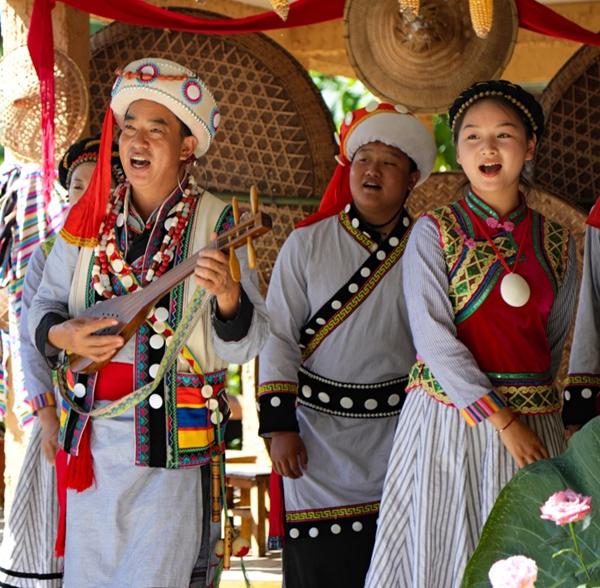 云端上的村庄：唱起“哦得得” 过上好日子