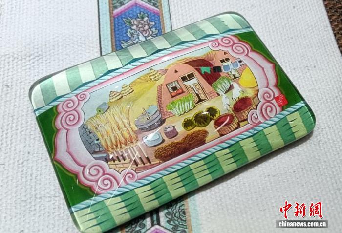 宁夏炕围画“脱胎换骨” 民间艺术借文创走向世界