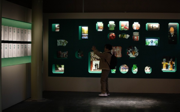 从文化遗产到美好生活，故宫、恭王府联袂展出影像志