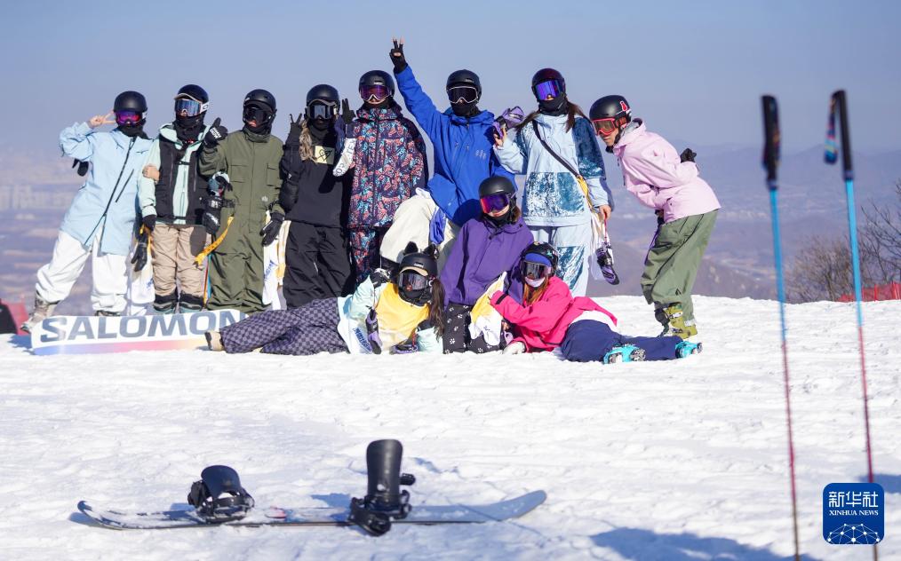 时光相册丨新雪季开启!影像见证中国滑雪“华丽转身”