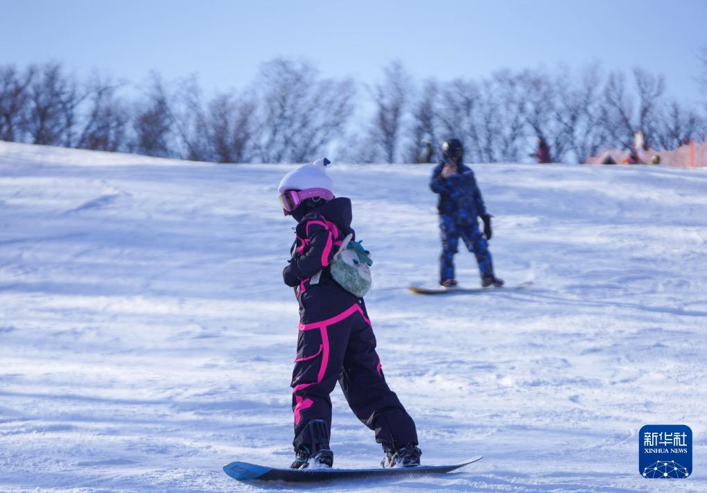时光相册丨新雪季开启!影像见证中国滑雪“华丽转身”