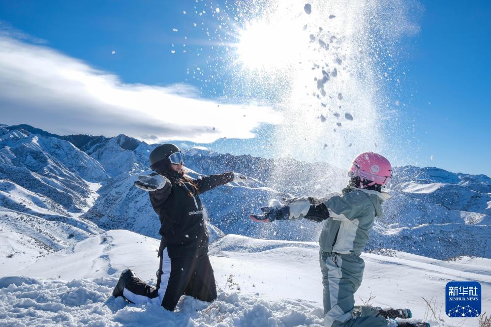 时光相册丨新雪季开启!影像见证中国滑雪“华丽转身”