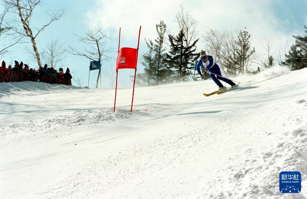 时光相册丨新雪季开启!影像见证中国滑雪“华丽转身”