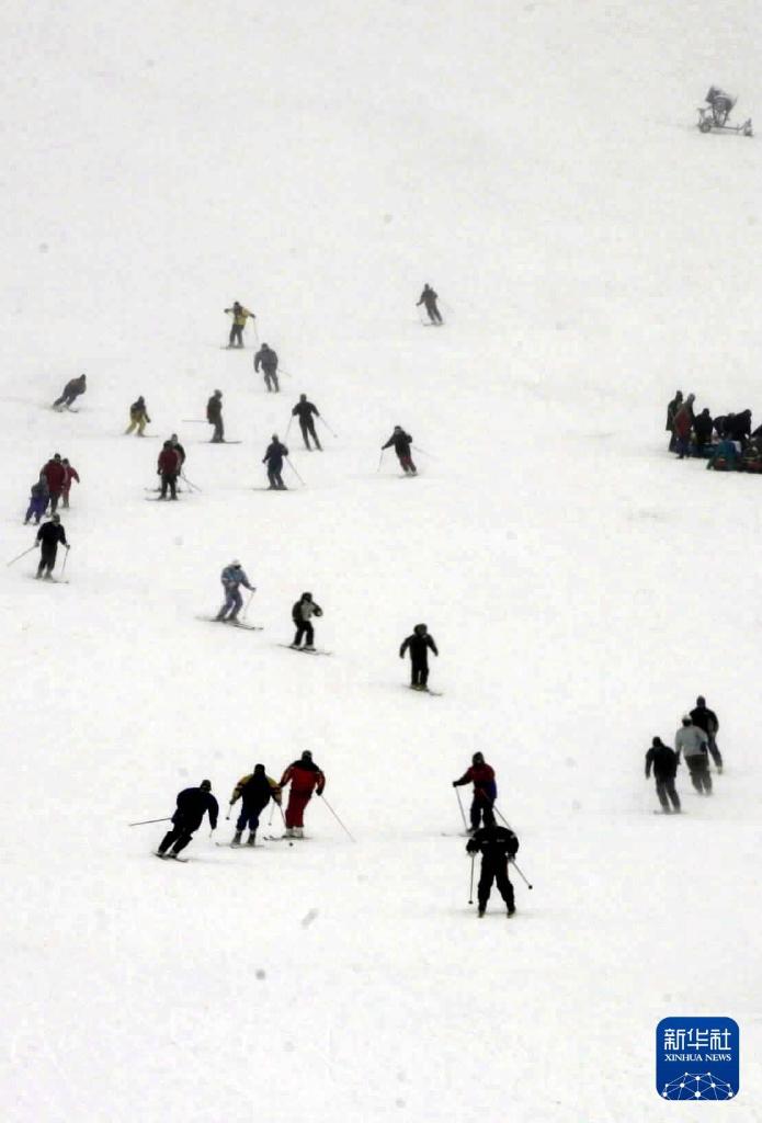 时光相册丨新雪季开启!影像见证中国滑雪“华丽转身”