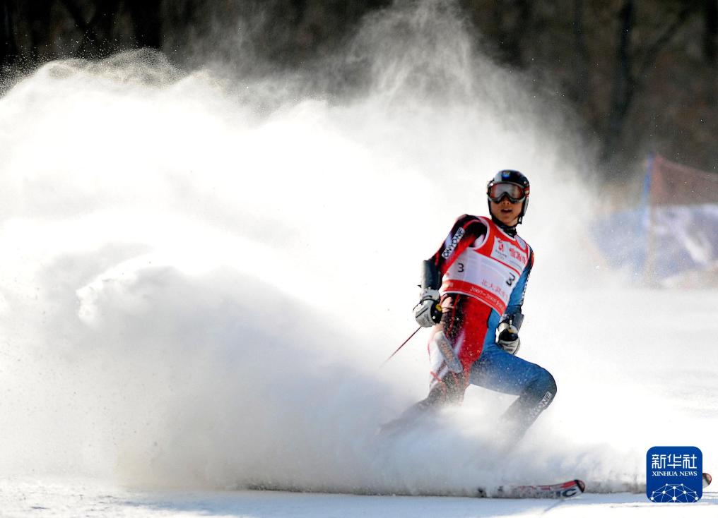 时光相册丨新雪季开启!影像见证中国滑雪“华丽转身”