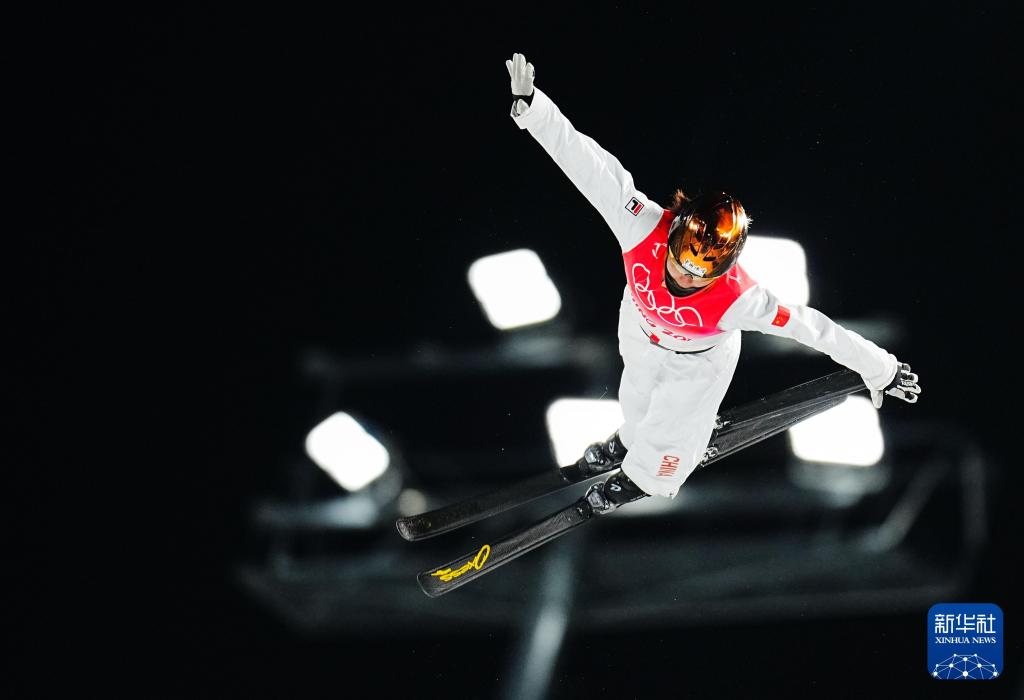 时光相册丨新雪季开启!影像见证中国滑雪“华丽转身”