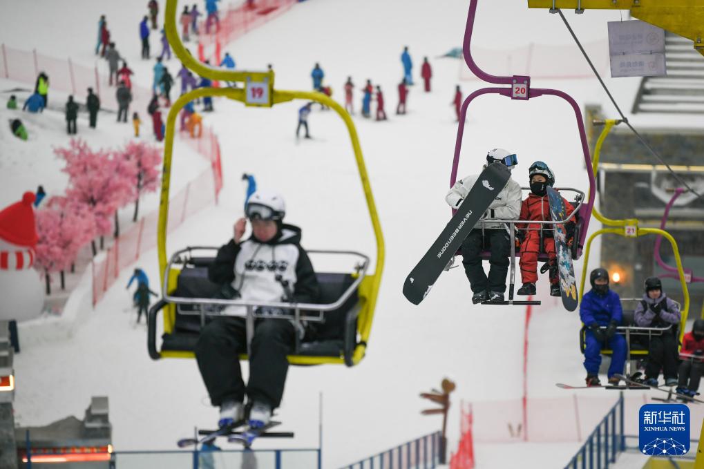 时光相册丨新雪季开启!影像见证中国滑雪“华丽转身”
