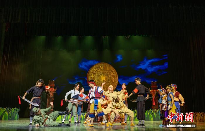 赓续“飞虎队情谊” 杂技剧《照破云天》在南宁首演