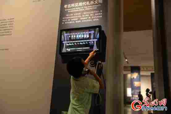 组图|这家博物馆,用3D Mapping把古墓壁画“请出来” 组图|这家博物馆,用3D Mapping把古墓壁画“请出来”