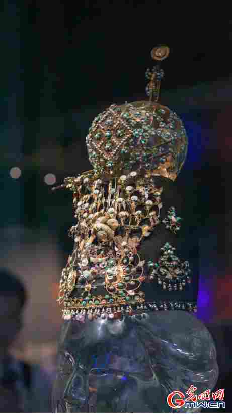 组图|这家博物馆,用3D Mapping把古墓壁画“请出来” 组图|这家博物馆,用3D Mapping把古墓壁画“请出来”