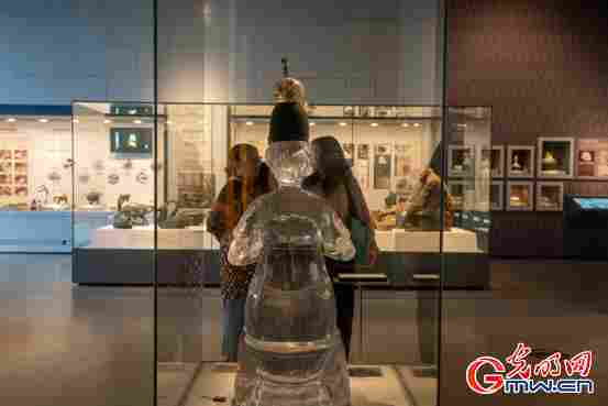 组图|这家博物馆,用3D Mapping把古墓壁画“请出来” 组图|这家博物馆,用3D Mapping把古墓壁画“请出来”