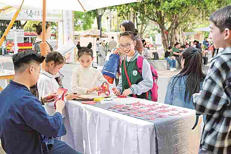 见物 见人 见生活——走,去非遗馆 见物 见人 见生活——走,去非遗馆