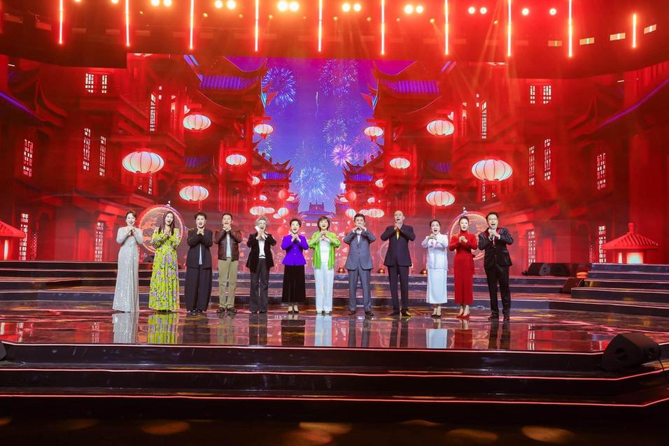 群星荟萃共绘马年新春诗意画卷 CETV诗意中国春晚录制圆满成功 群星荟萃共绘马年新春诗意画卷 CETV诗意中国春晚录制圆满成功