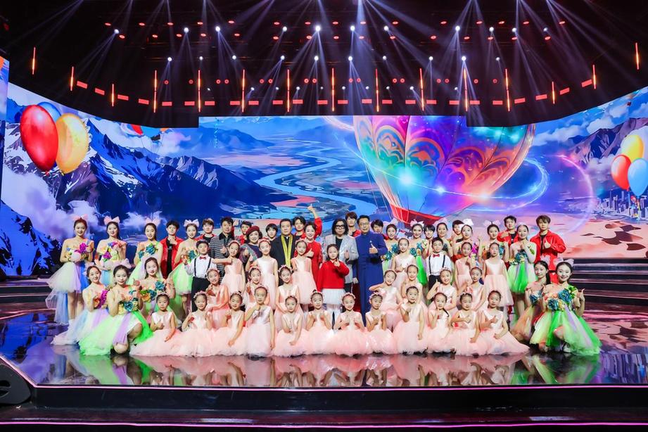 群星荟萃共绘马年新春诗意画卷 CETV诗意中国春晚录制圆满成功 群星荟萃共绘马年新春诗意画卷 CETV诗意中国春晚录制圆满成功