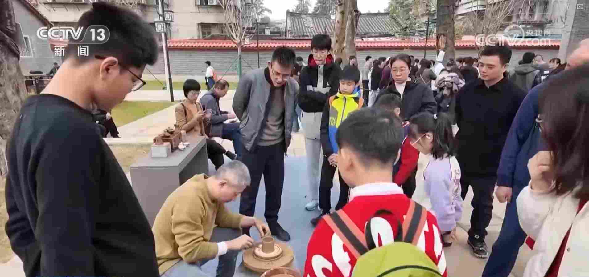 逛市集、赏非遗、买年货 来传统大集感受年味 在文化与烟火气中喜迎佳节