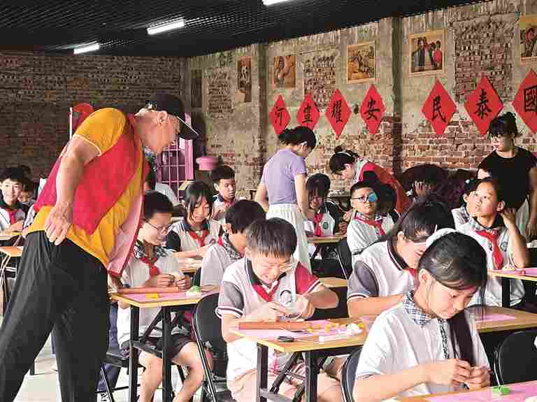 天津宁河区板桥镇盆罐庄村：古窑生辉，青年接棒传薪火