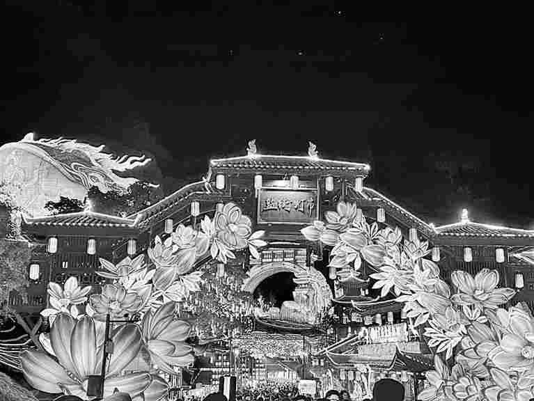 新春游：热潮涌动 意蕴悠悠