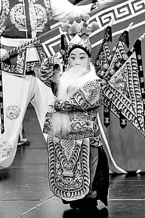 春晚戏曲节目：是岁时欢乐，也是“文化景观”