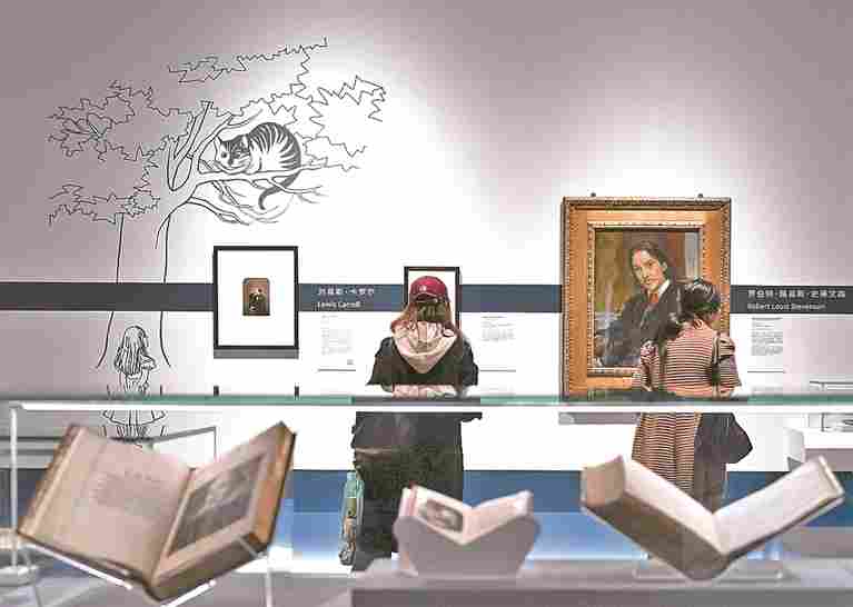 82位英国文学大师肖像和名迹展出