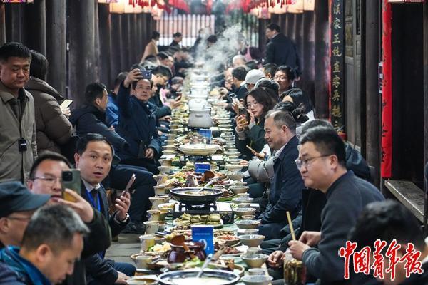 为2193座廊桥续写“人间烟火”