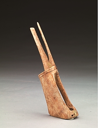 【晒晒咱的镇馆之宝51】叉形骨器:中华文明早期精神世界的重要物证 【晒晒咱的镇馆之宝51】叉形骨器:中华文明早期精神世界的重要物证